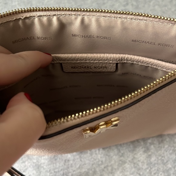 Michael kors clutch - Picture 4 of 4